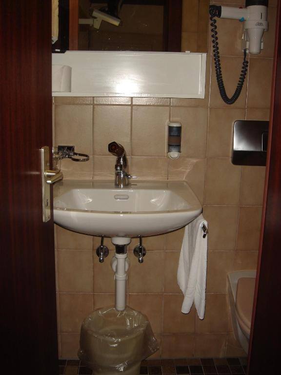 Hotel Eden Sisikon Zimmer foto